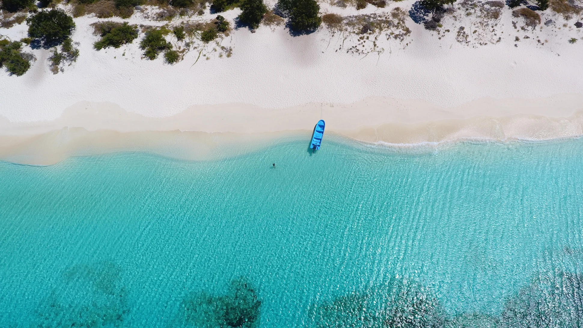 Bahía de las Águilas, costa de Pedernales